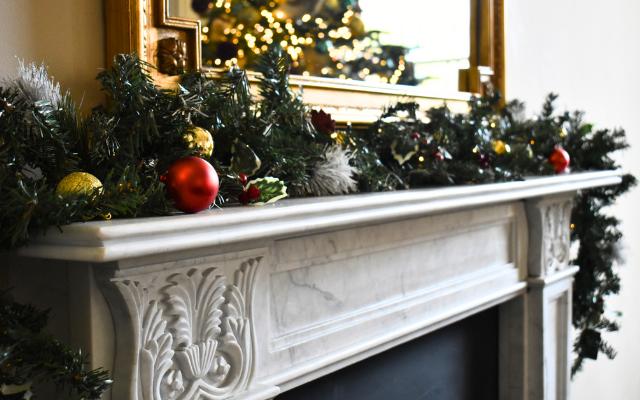 christmas decorated fireplace ditton manor slough