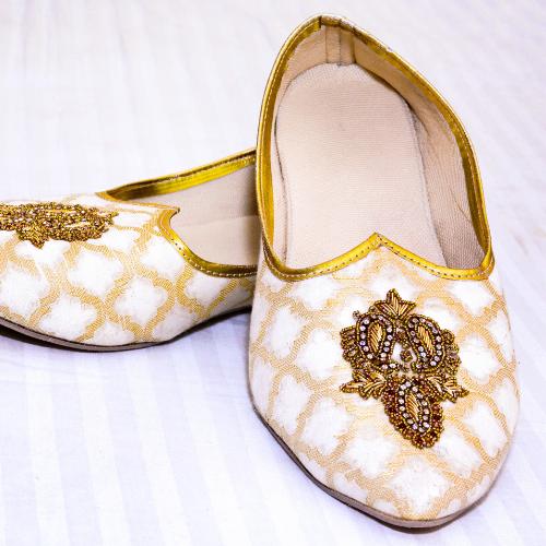 grooms shoes indian wedding traditions