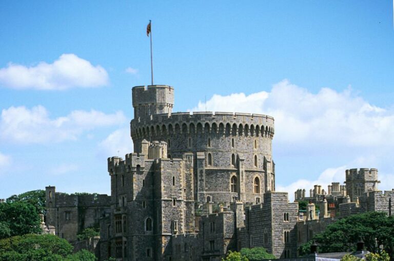 Who Lives In Windsor Castle?